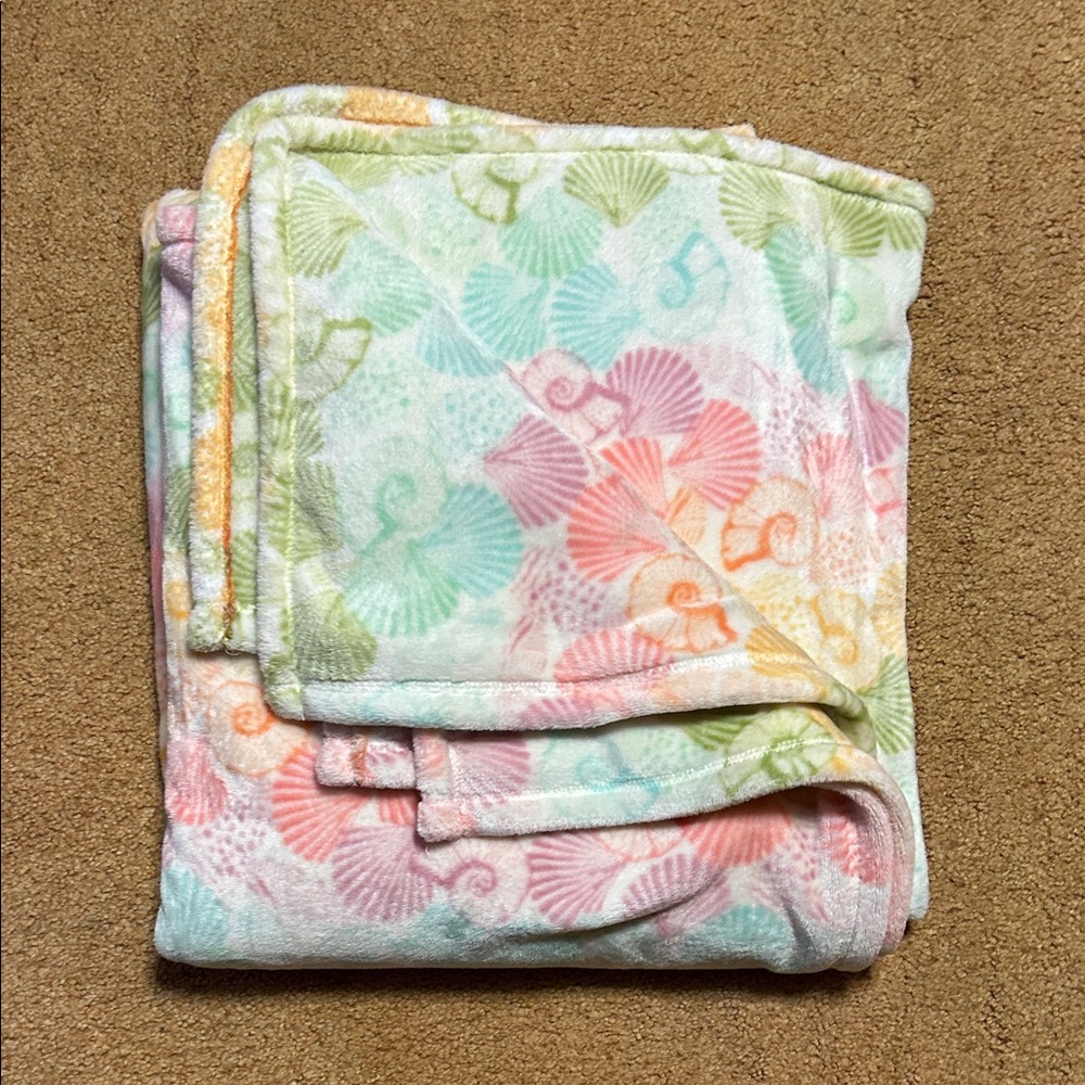 Pastel Seashell Pattern 5x6 Blanket